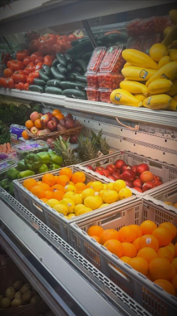 sandra's cafe and healthy marketplace produce box
